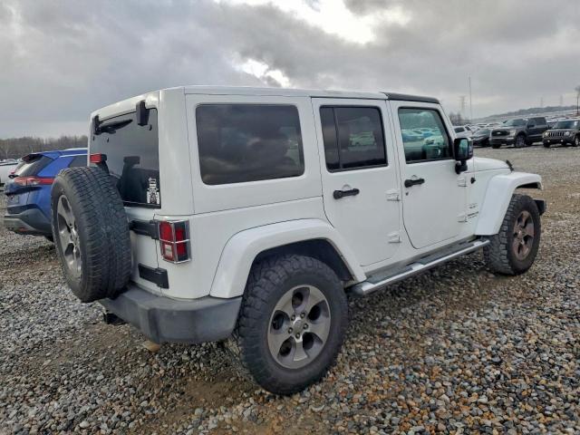 Jeep Wrangler Sahara Image 13