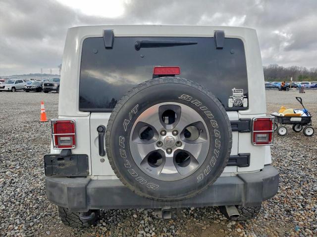 Jeep Wrangler Sahara Image 12