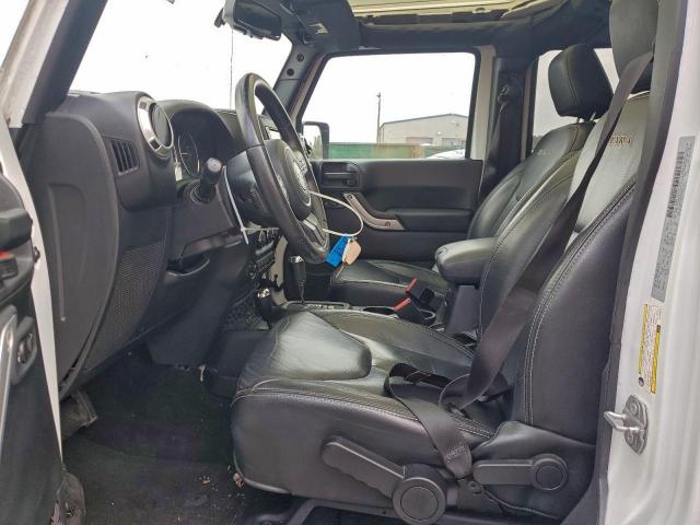 Jeep Wrangler Sahara Image 4