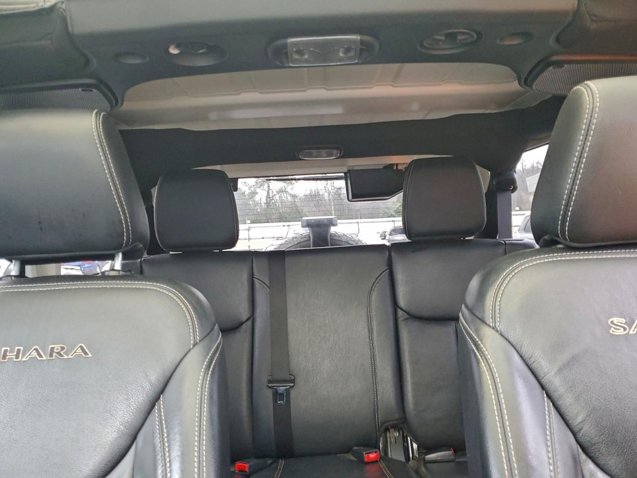 Jeep Wrangler Sahara Image 11