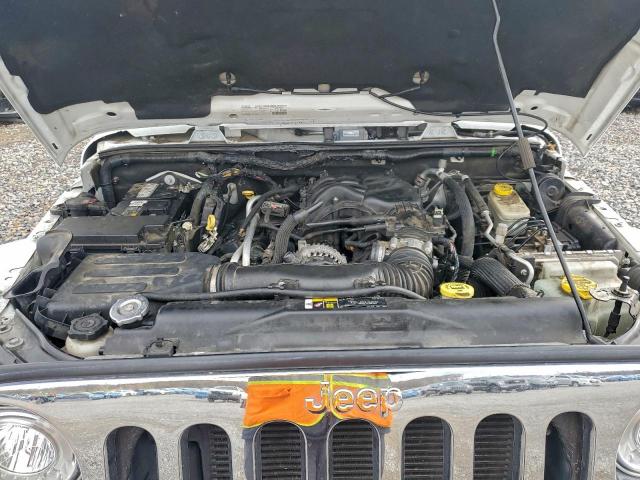 Jeep Wrangler Sahara Image 10