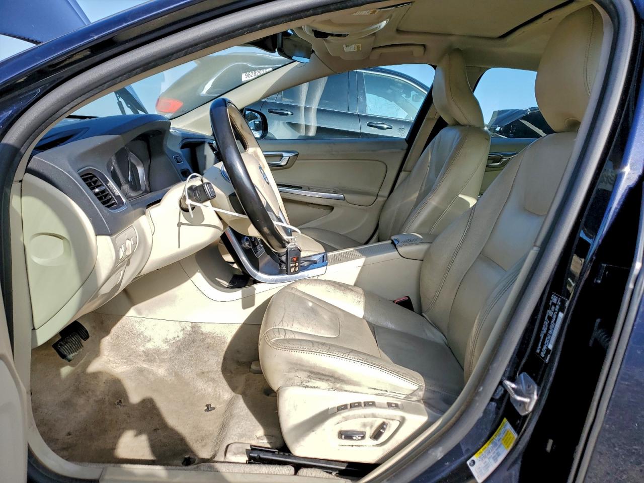 Volvo S60 Premier Image 3