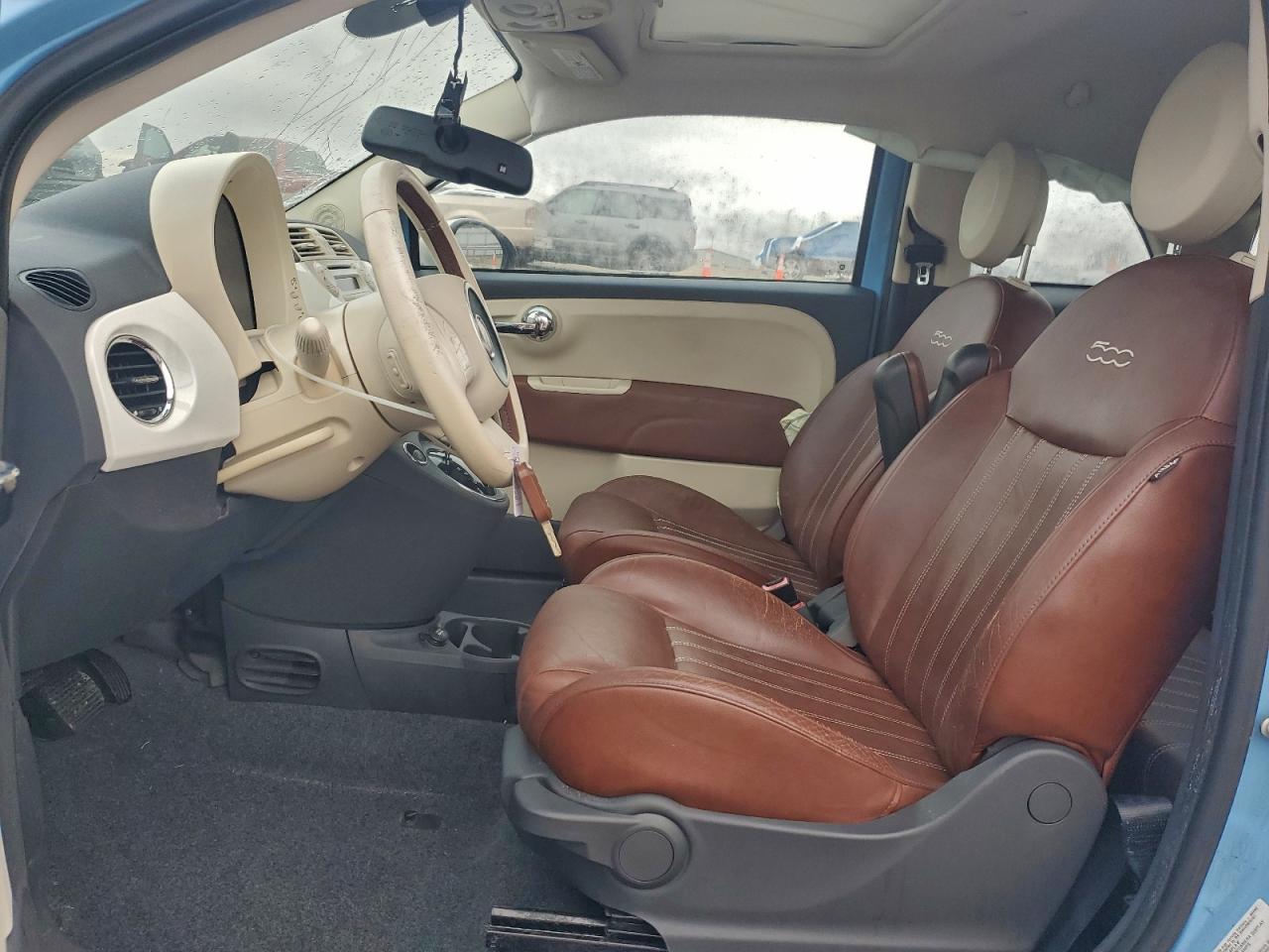 FIAT 500 Lounge Image 7