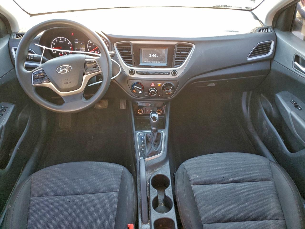 Hyundai ACCENT Se Image 11