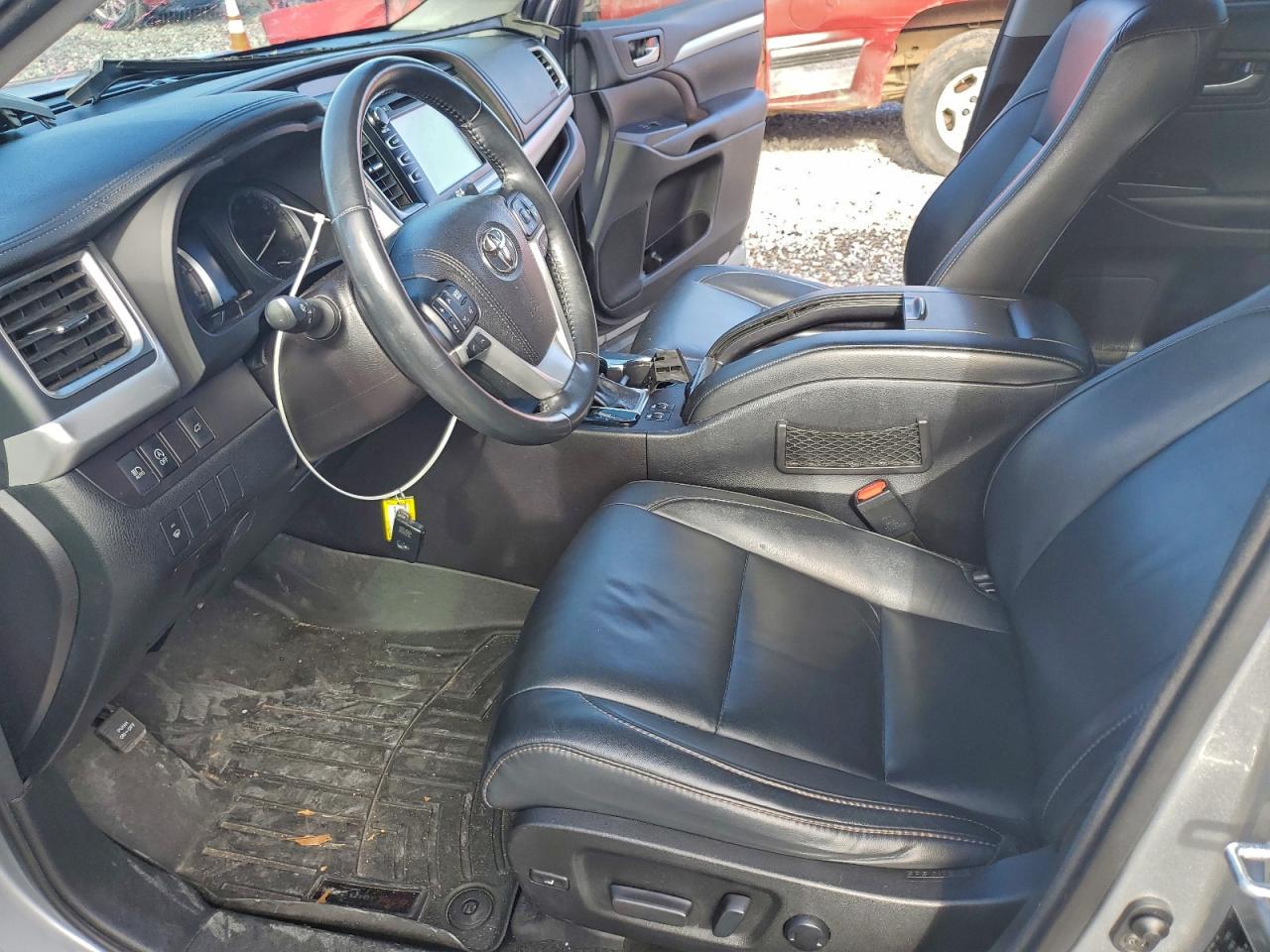 Toyota Highlander Se Image 5