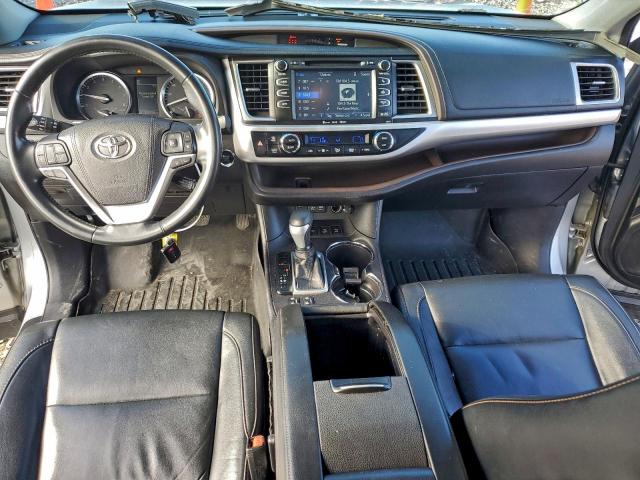 Toyota Highlander Se Image 11