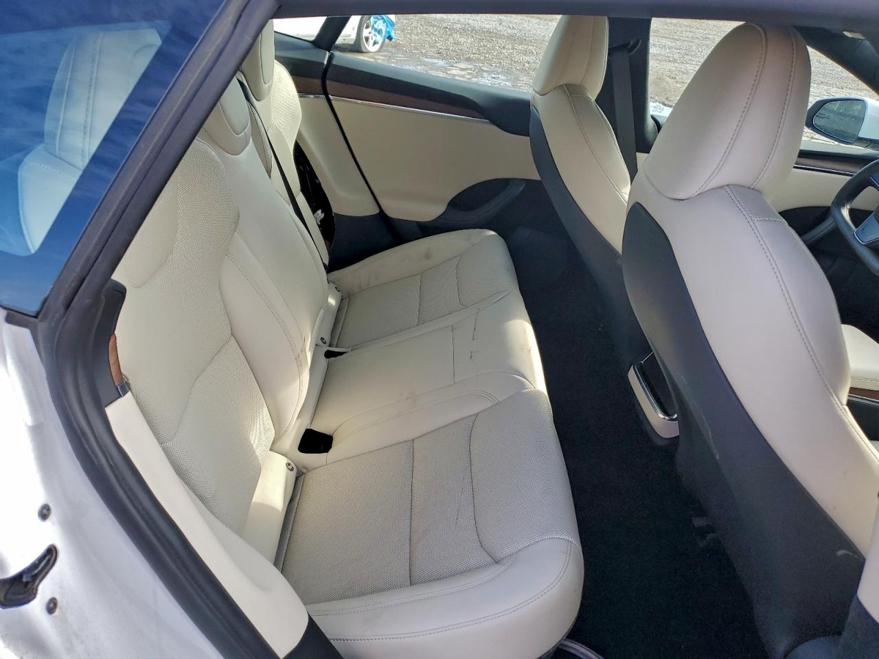 Tesla Model S Image 7