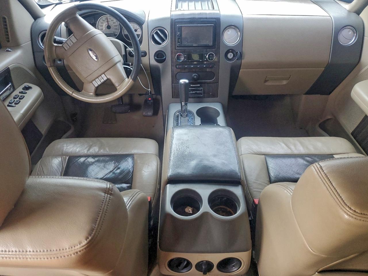 Ford F-150 Supercrew Image 8