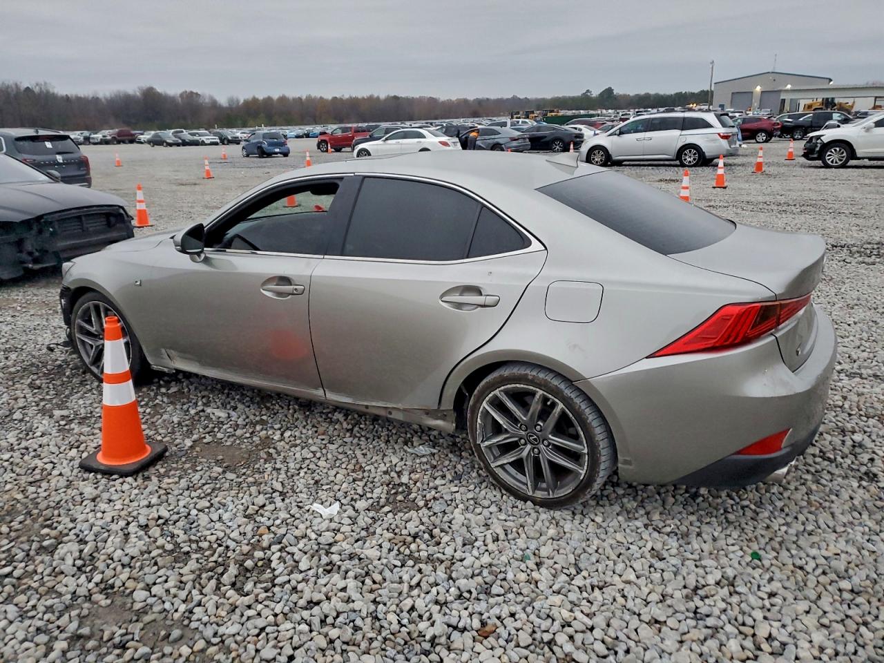 Lexus Is 350 Image 2