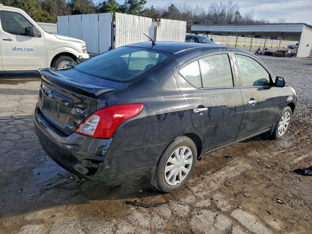 Nissan Versa S Image 9