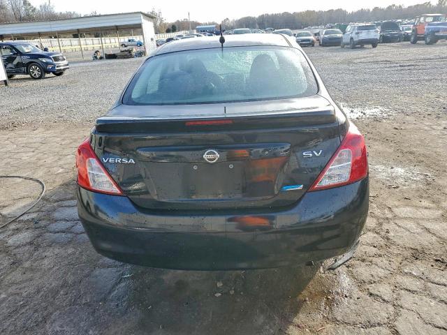 Nissan Versa S Image 2