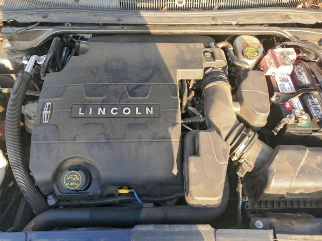 Lincoln MKS Image 8