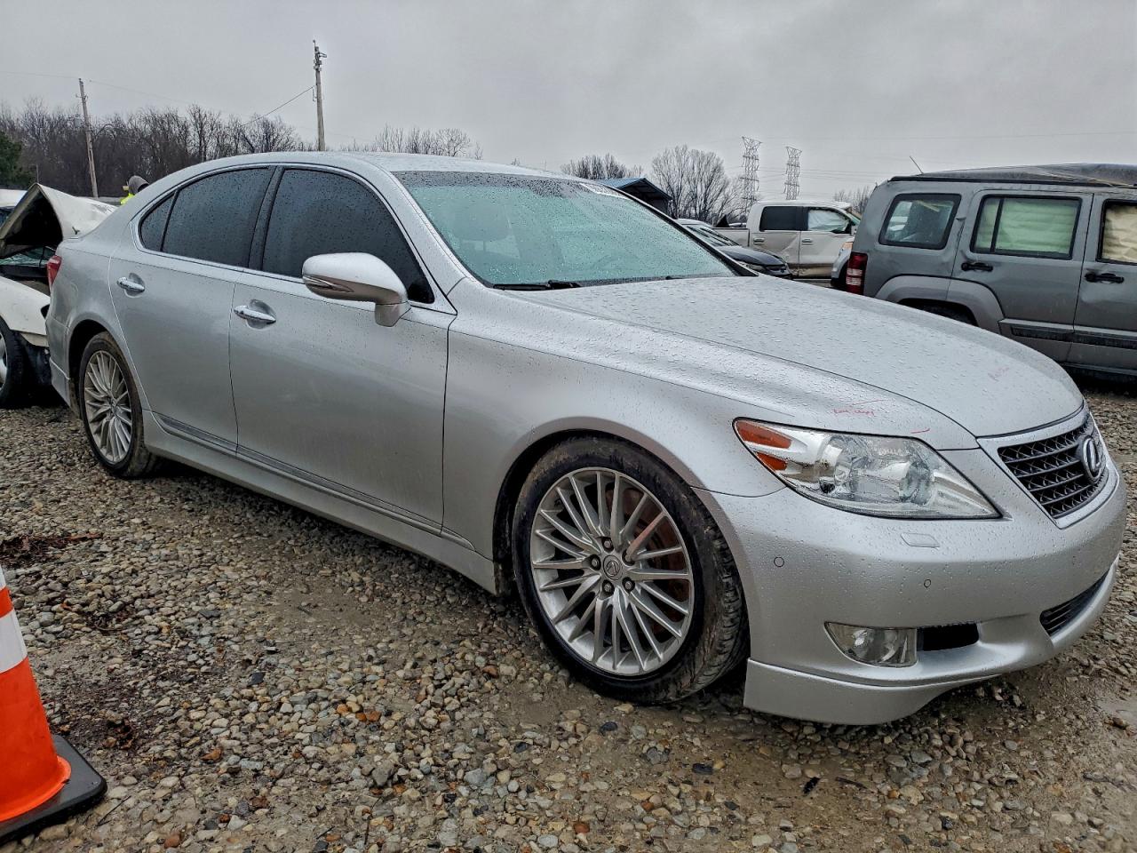 Lexus LS 460 Image 9