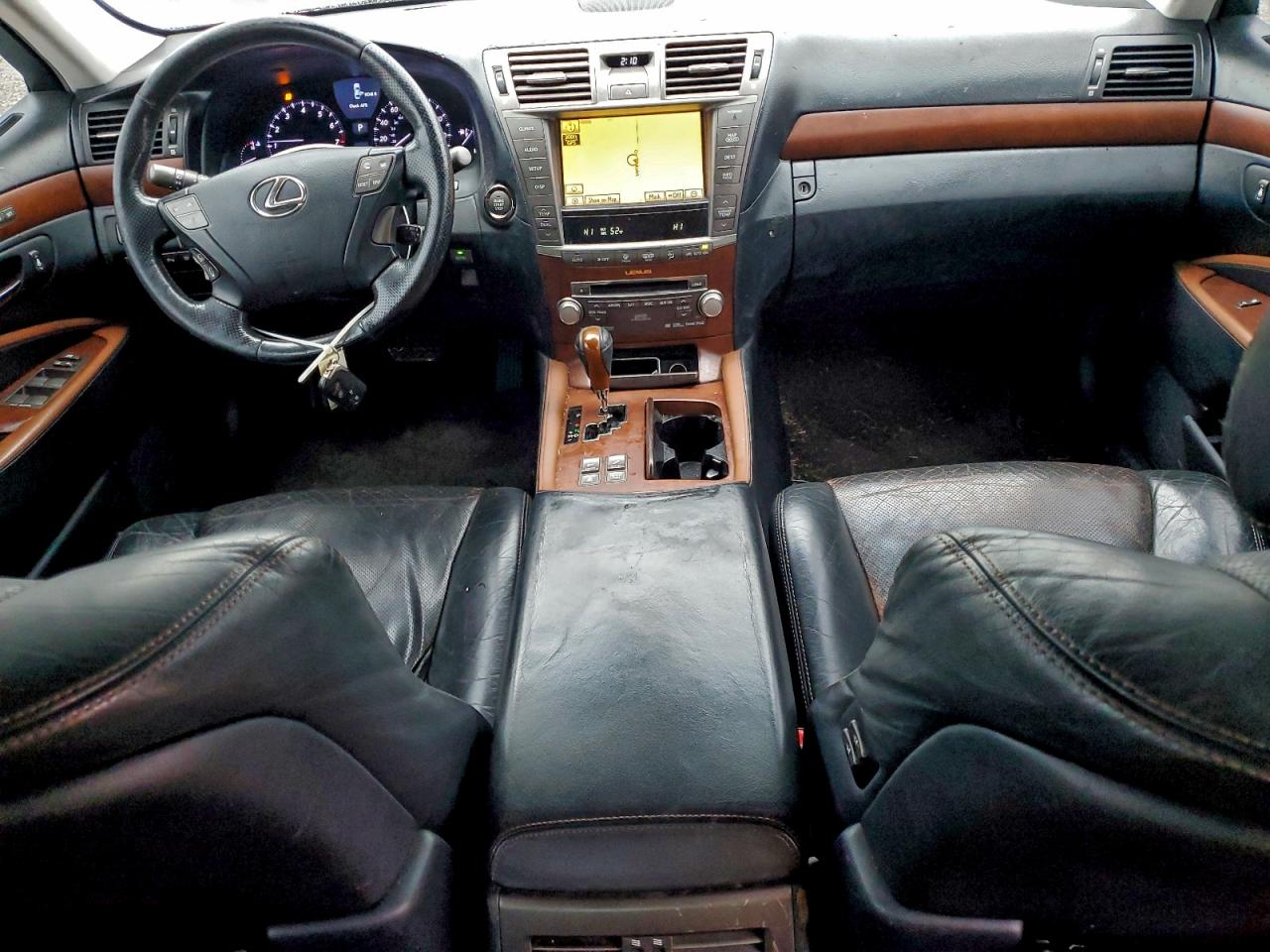 Lexus LS 460 Image 10