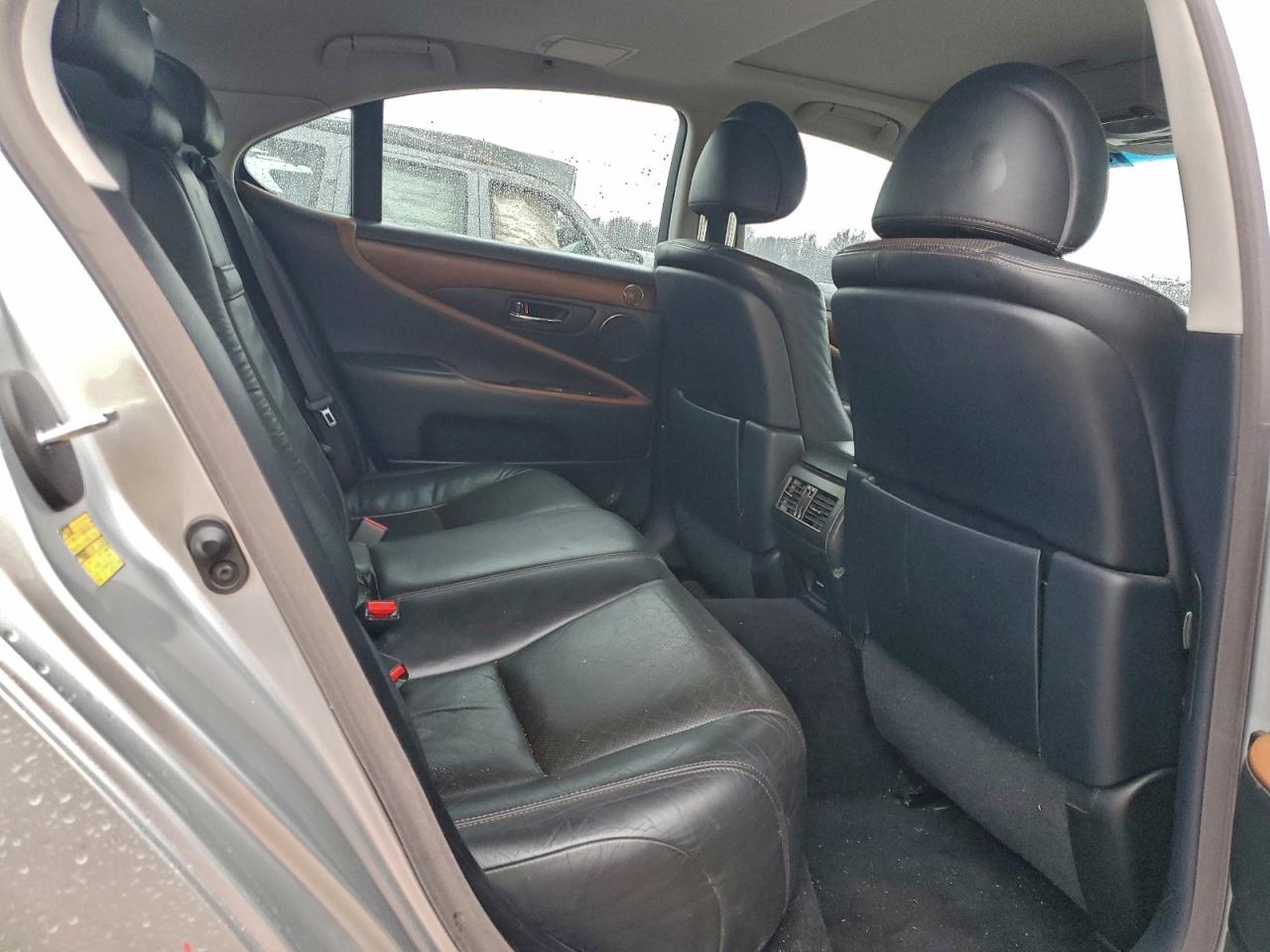 Lexus LS 460 Image 3