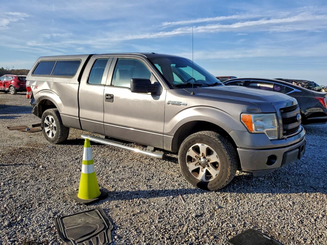 Ford F-150 Super Cab Image 4