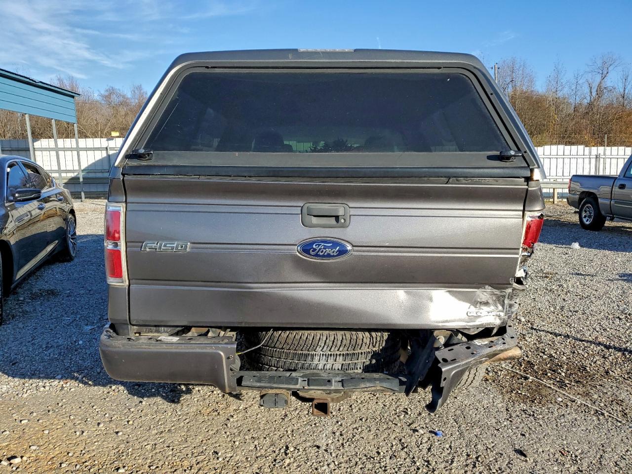 Ford F-150 Super Cab Image 2