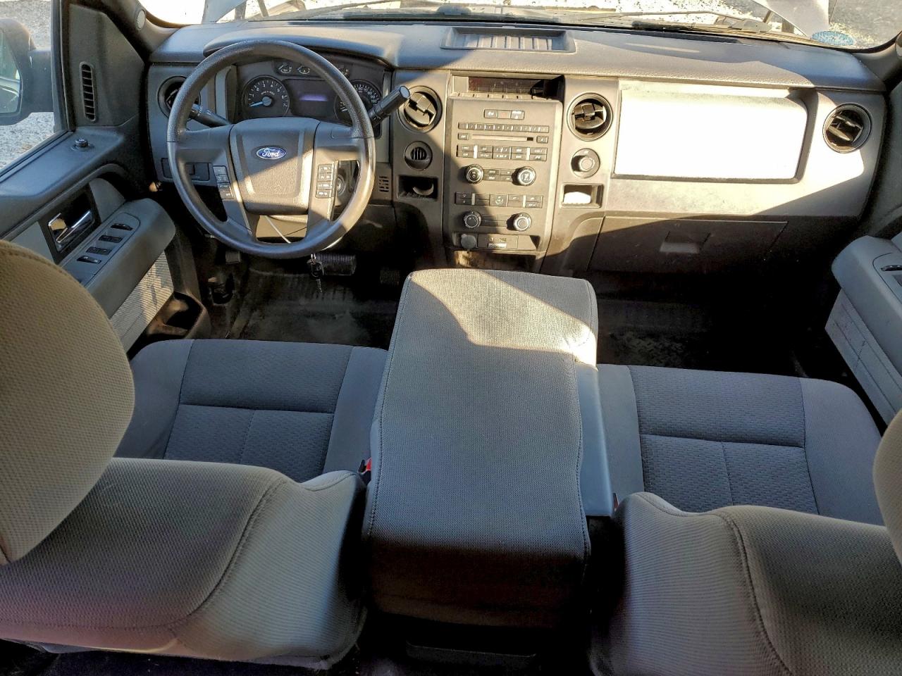 Ford F-150 Super Cab Image 6