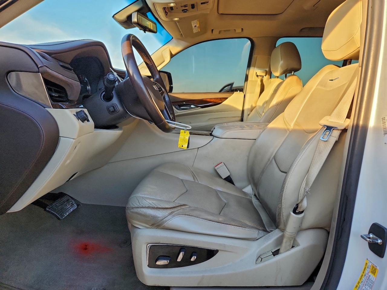 Cadillac Escalade Premium Luxury Image 11