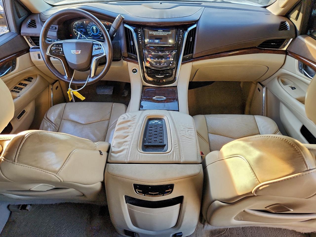 Cadillac Escalade Premium Luxury Image 7