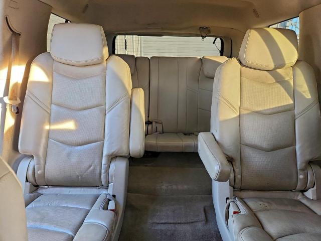 Cadillac Escalade Premium Luxury Image 5