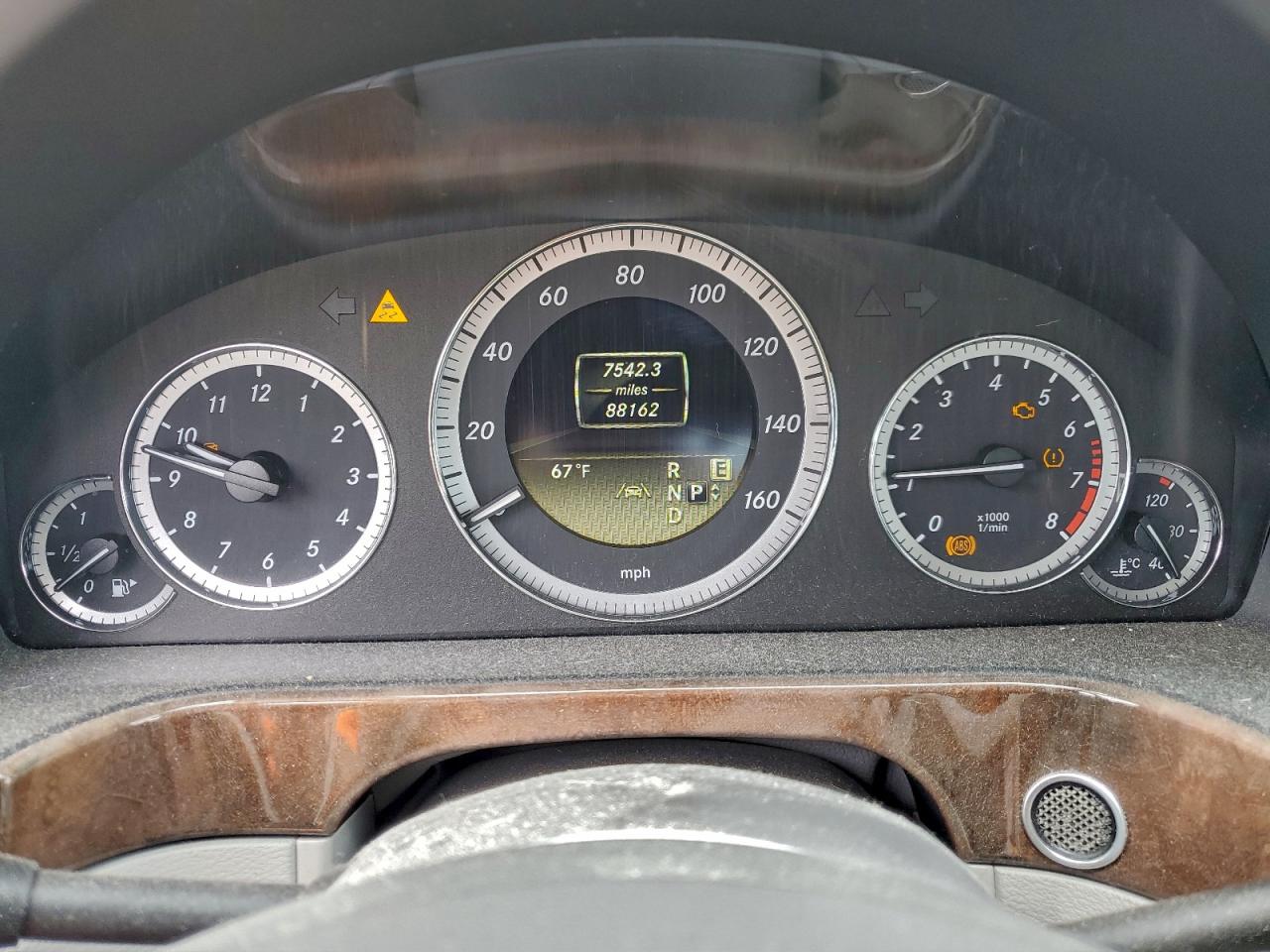 Mercedes-Benz E-Class 350 Image 10