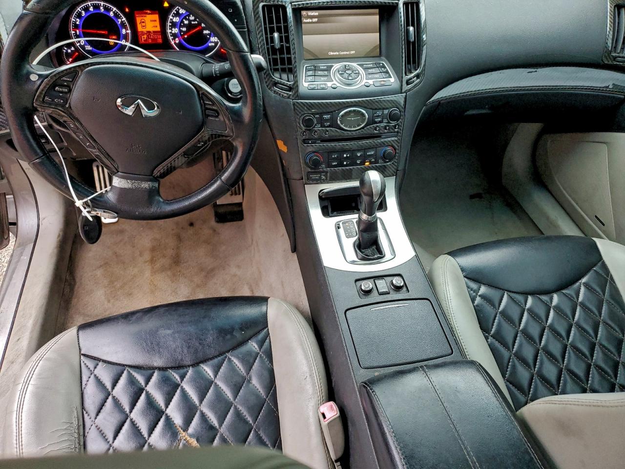 INFINITI G37 Image 10