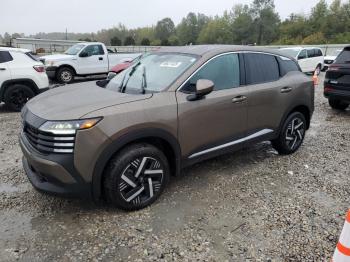  Salvage Nissan Kicks