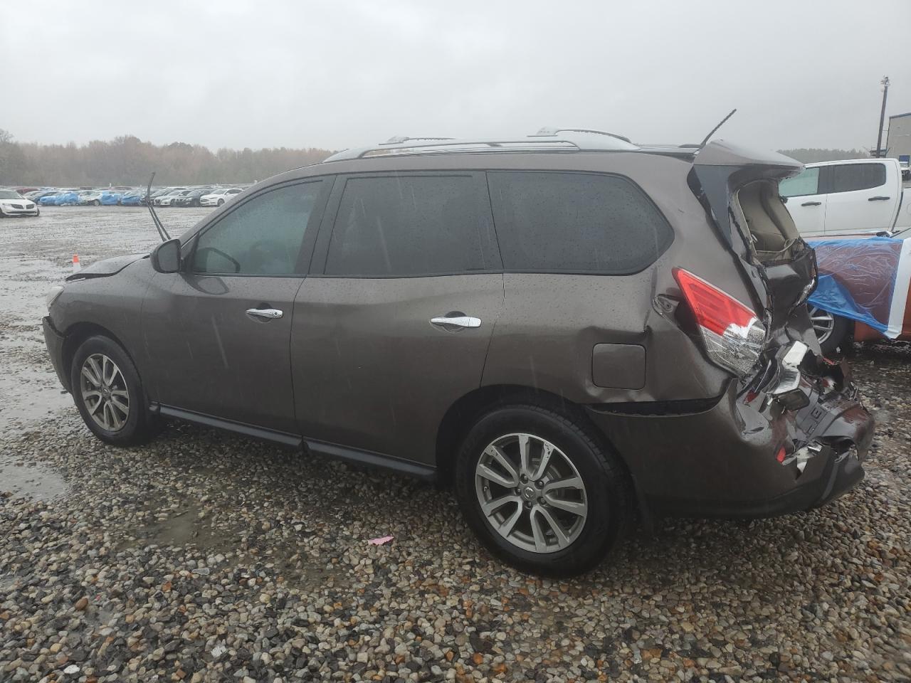 Nissan Pathfinder S Image 9