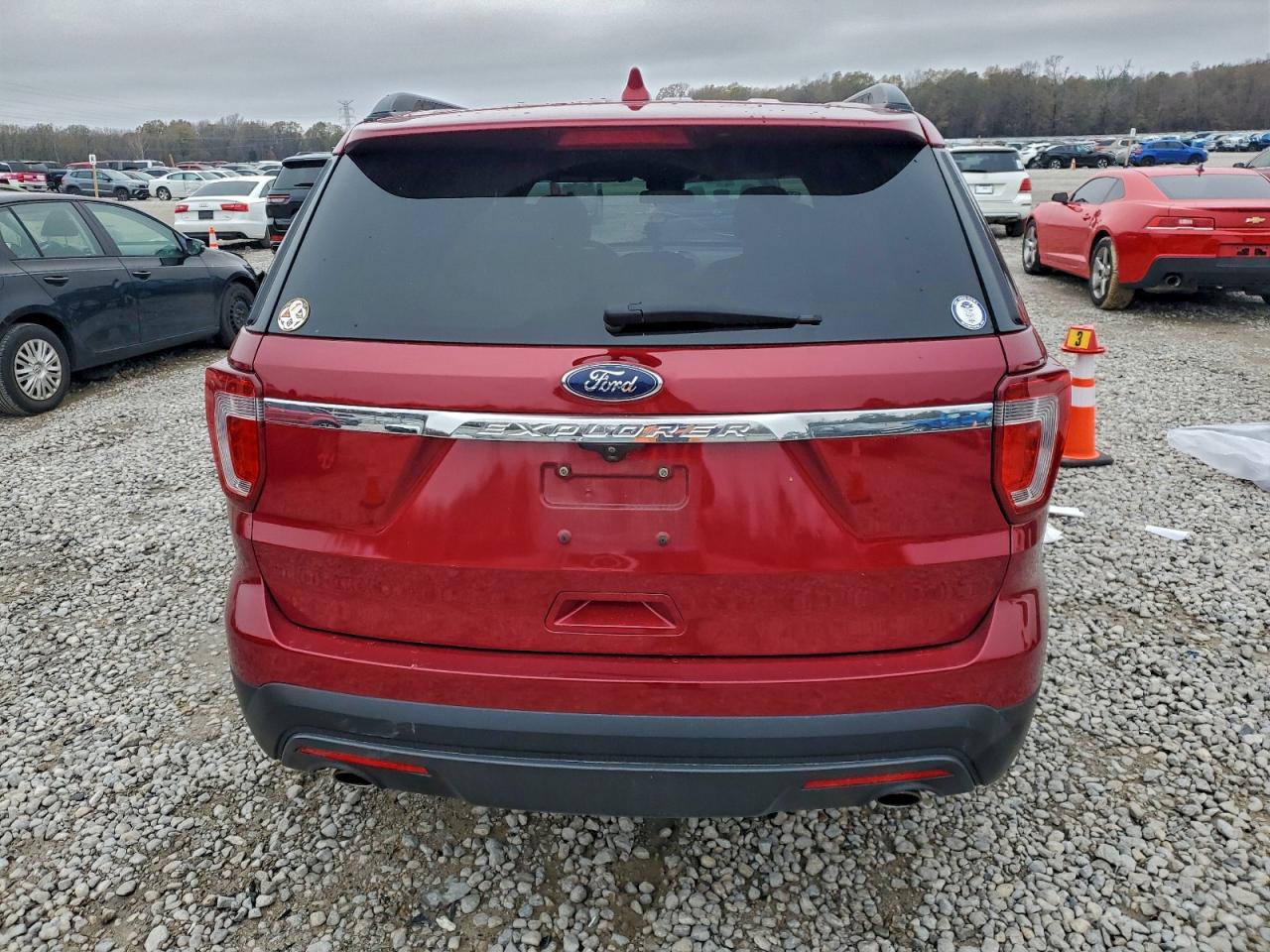 Ford Explorer Image 7