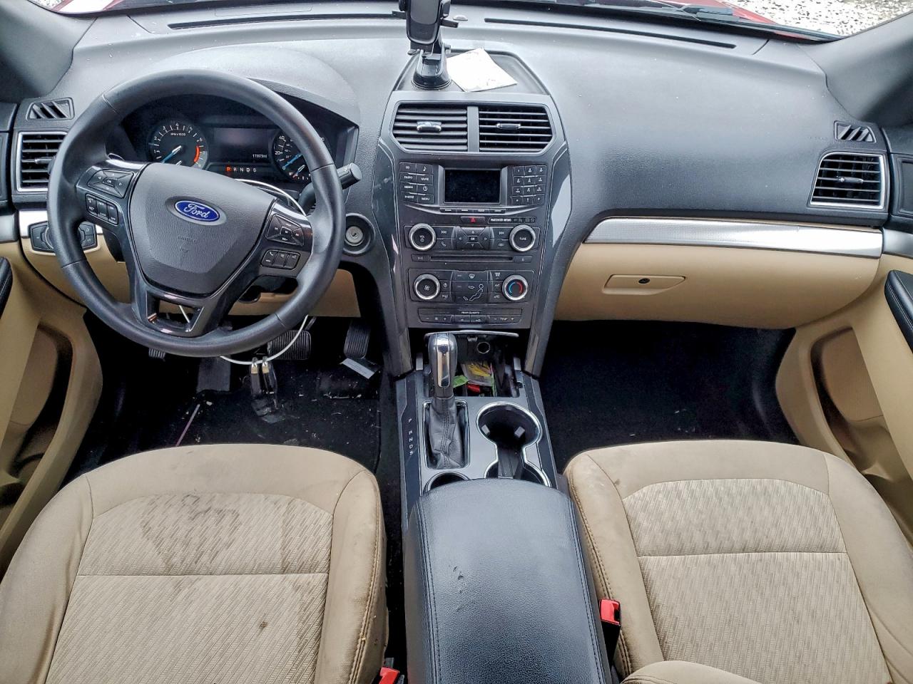 Ford Explorer Image 3