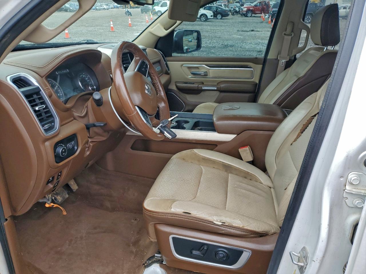 Ram 1500 Laramie Image 9