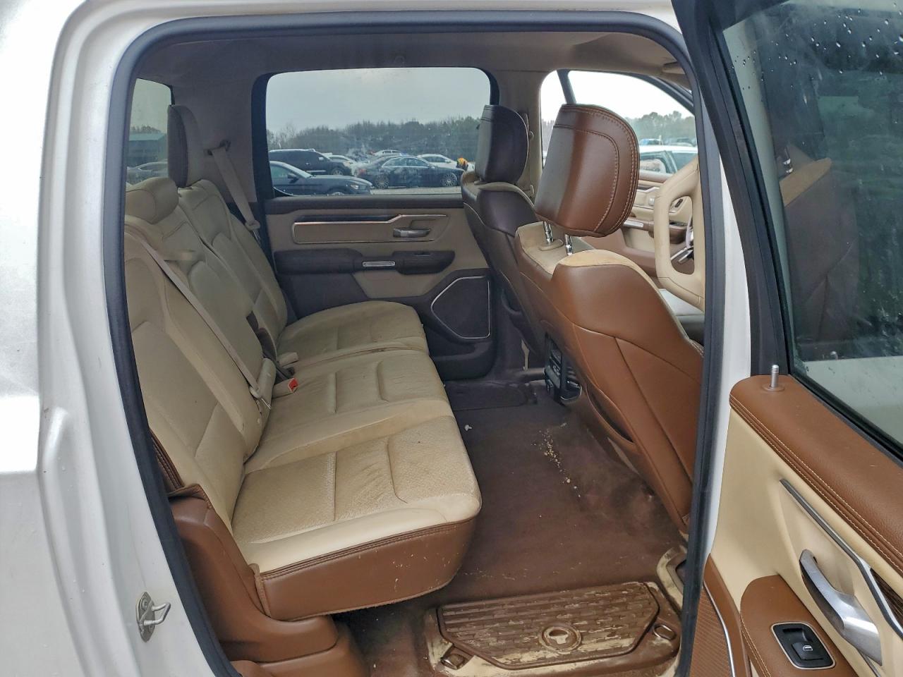 Ram 1500 Laramie Image 8