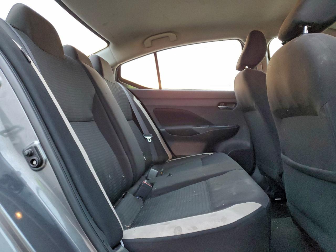 Nissan Versa Sv Image 10