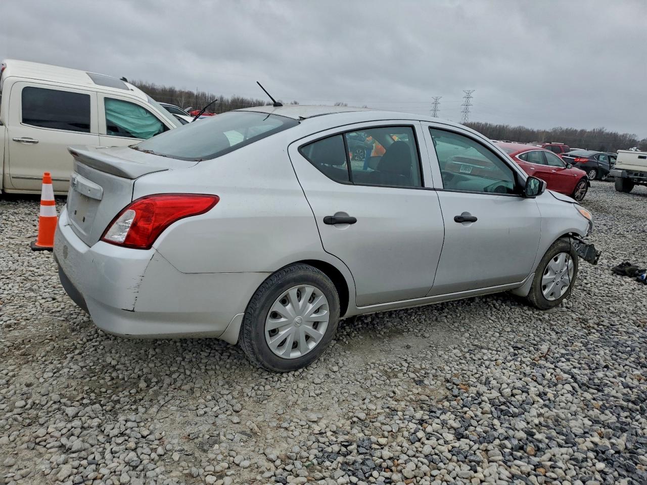 Nissan Versa S Image 12