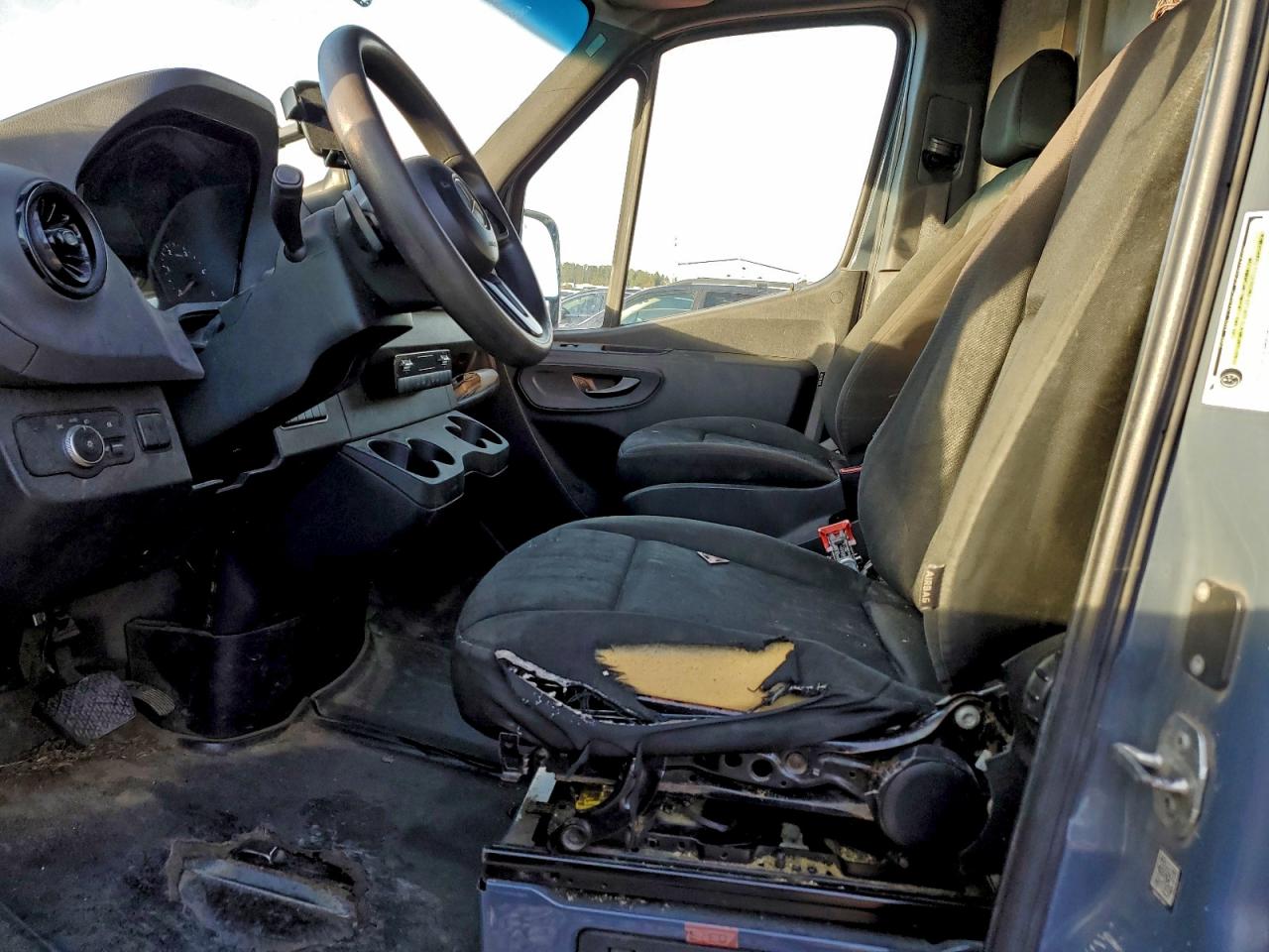 Mercedes-Benz Sprinter 2500/3500 Image 6