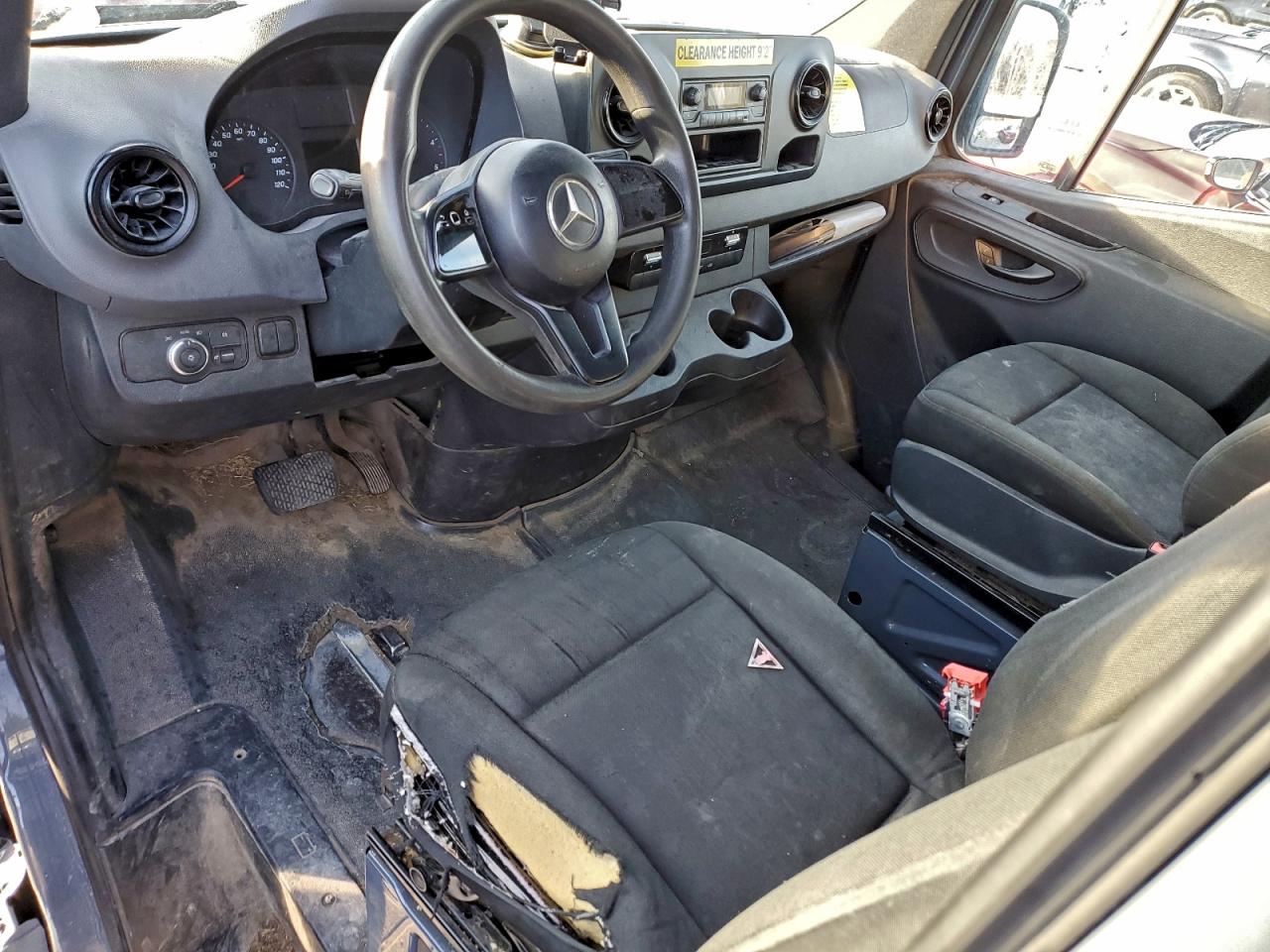 Mercedes-Benz Sprinter 2500/3500 Image 11