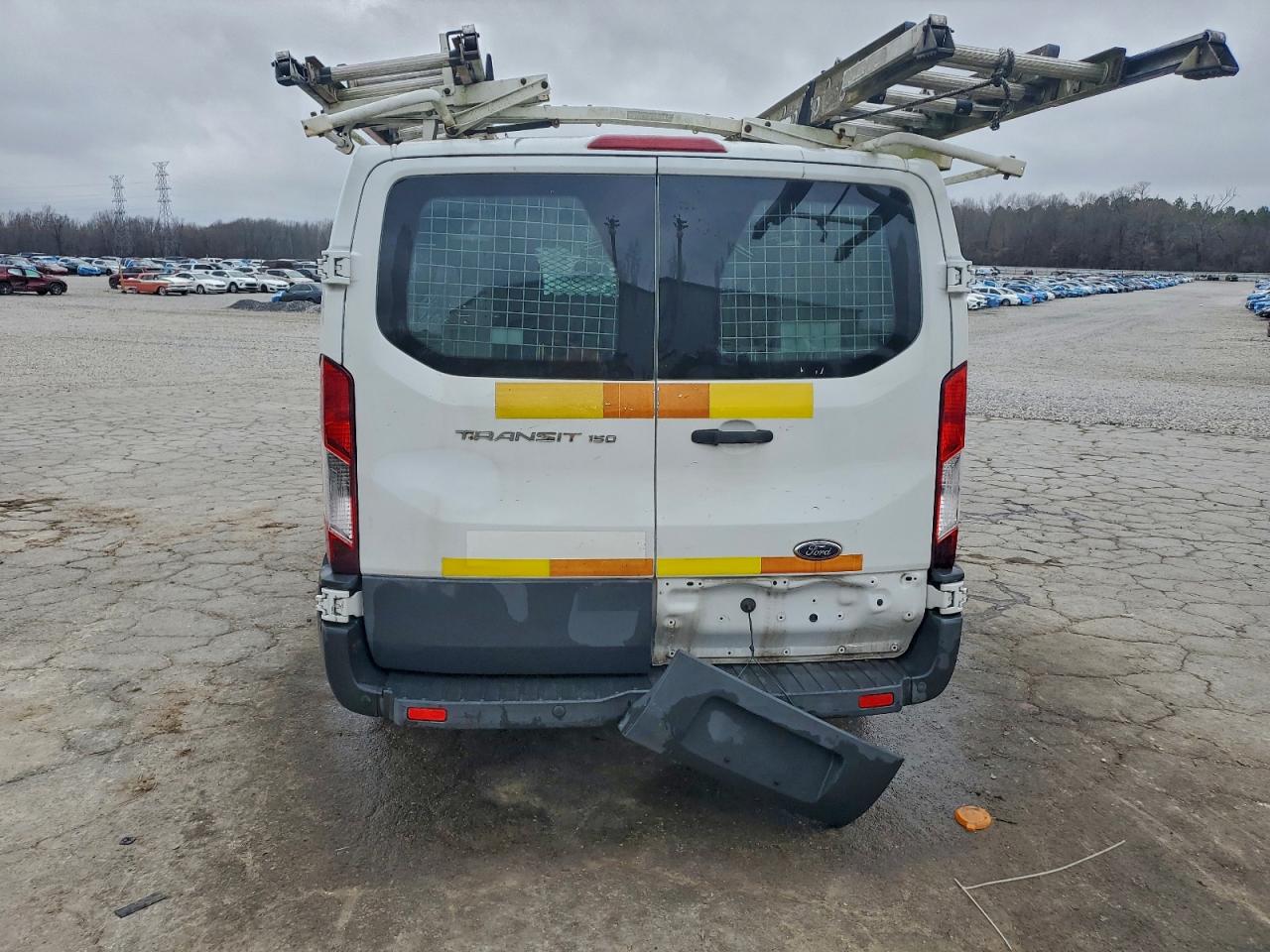 Ford Transit T-150 Image 6