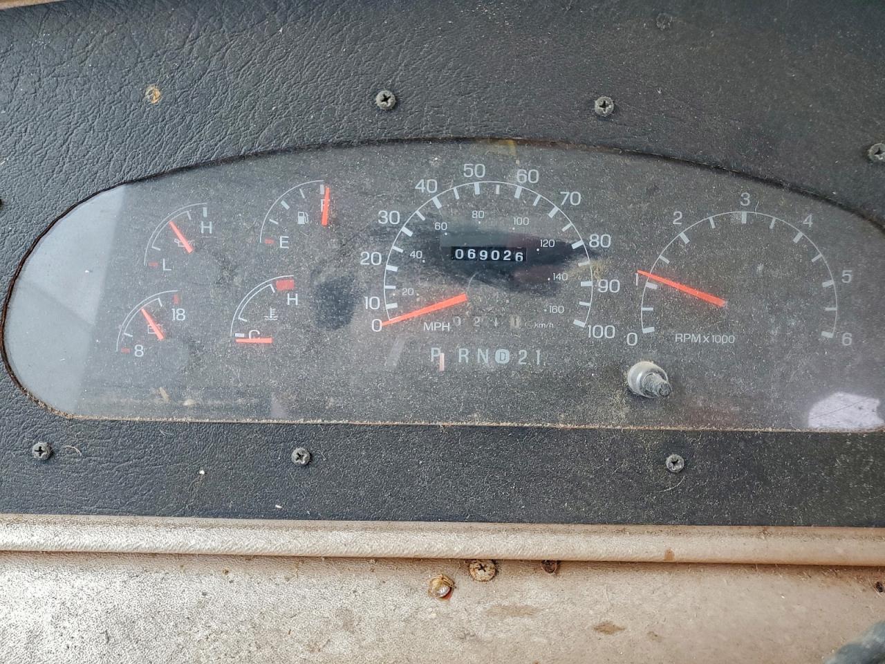 Ford F-550 Super Duty Stripped Chassis Image 6