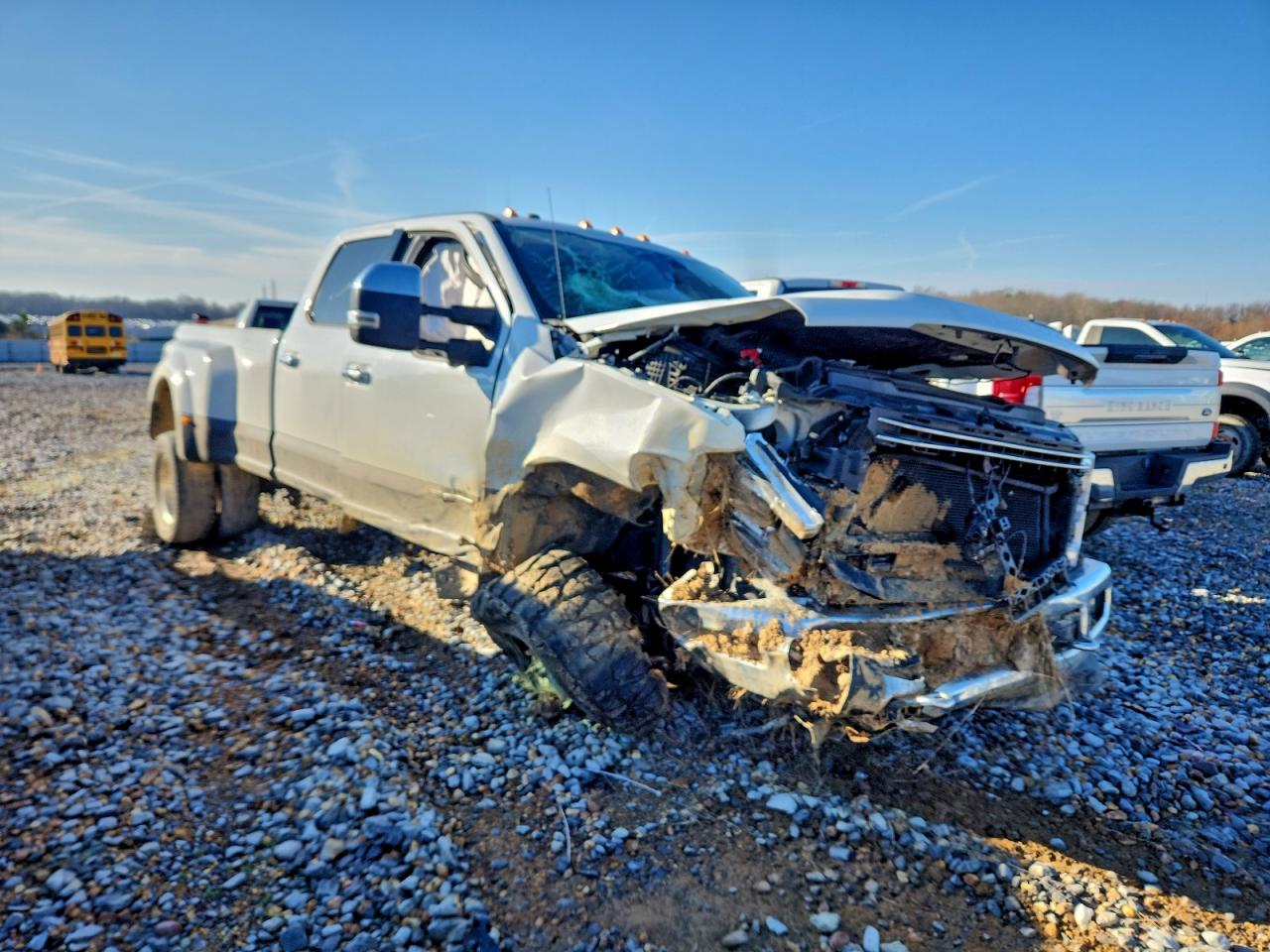 Ford F-350 Super Duty Image 2