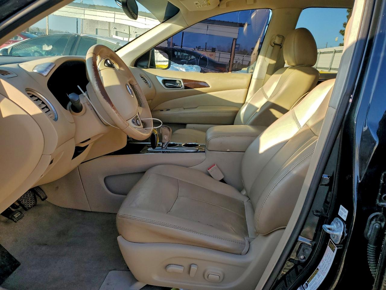 Nissan Pathfinder S Image 6