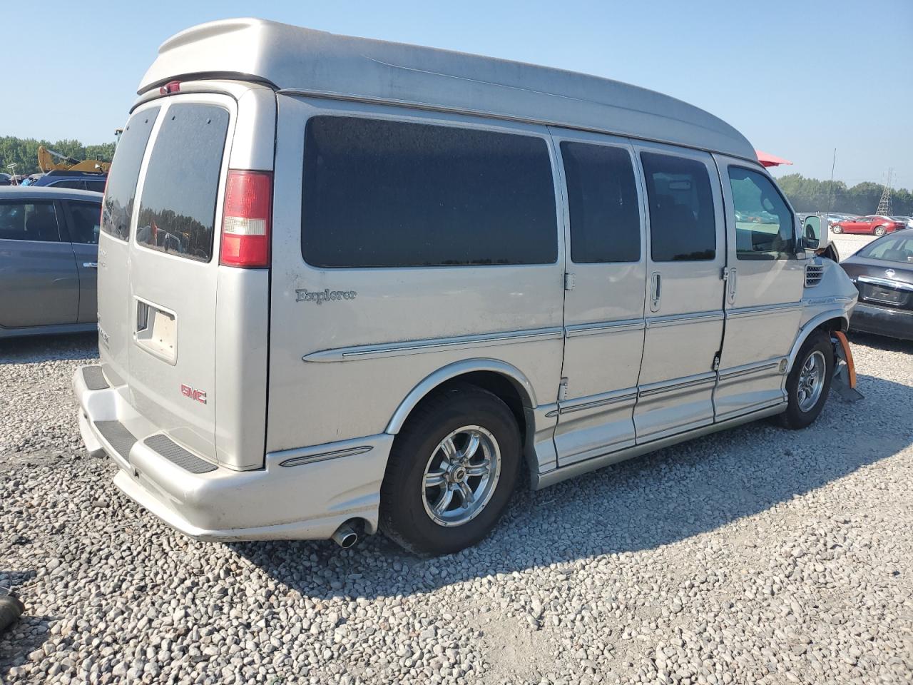 GMC Savana Rv G1500 Image 4