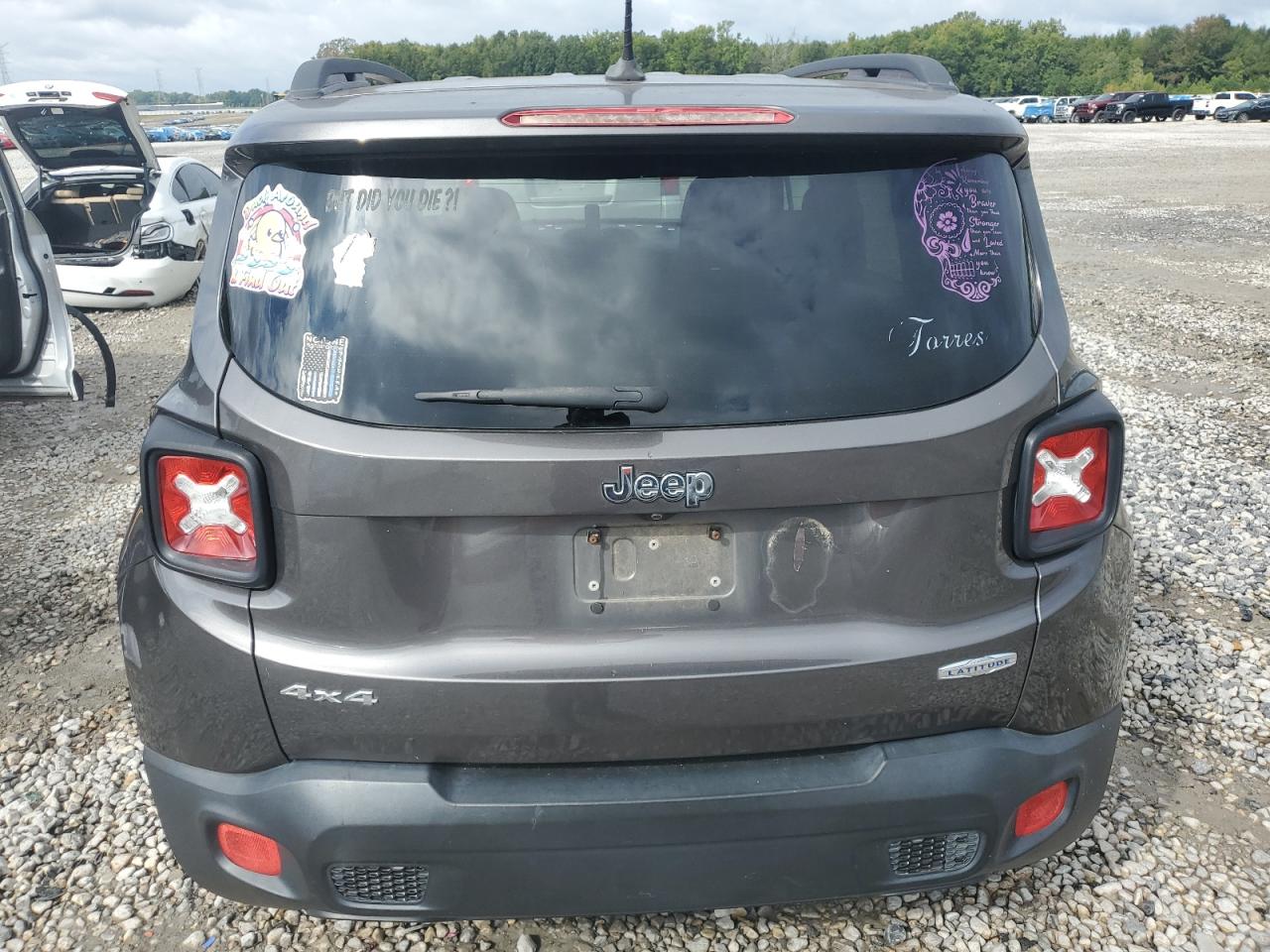 Jeep Renegade Latitude Image 6