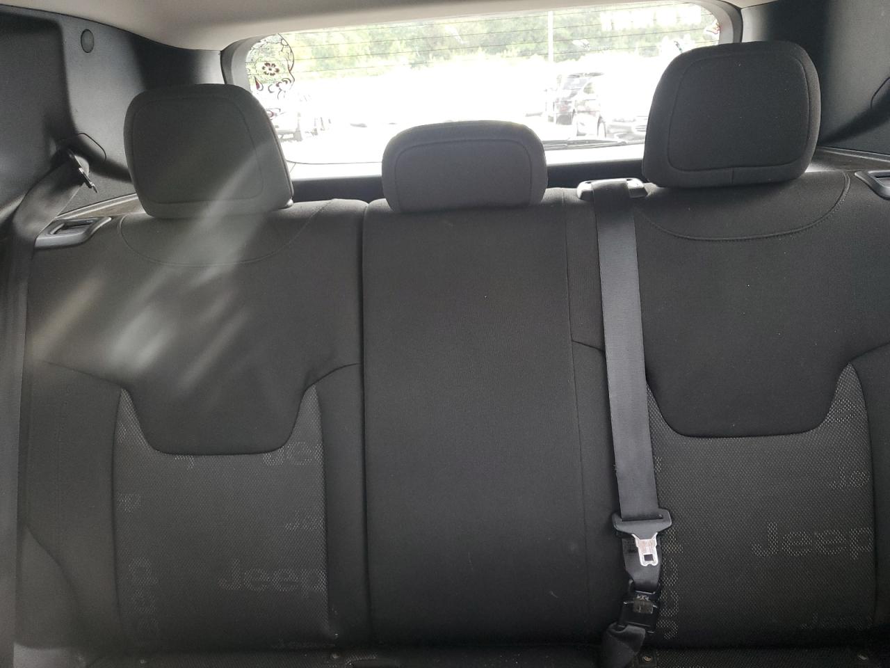 Jeep Renegade Latitude Image 8