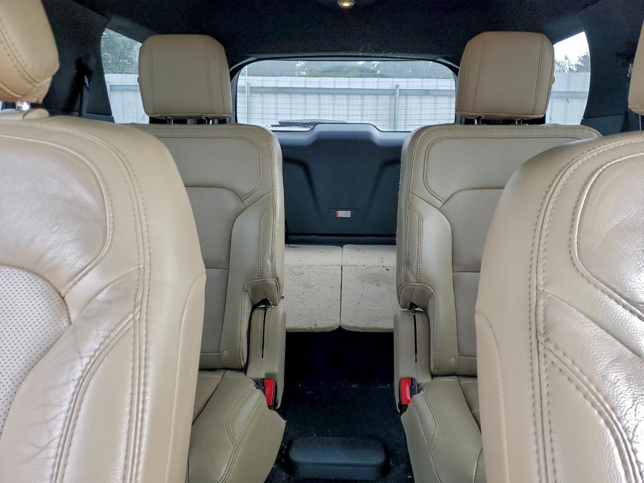 Ford Explorer Limited Image 9