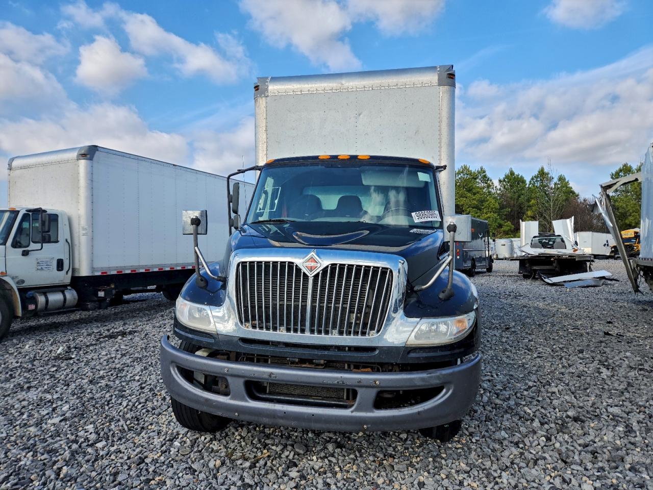 International 4300 4300 Image 4