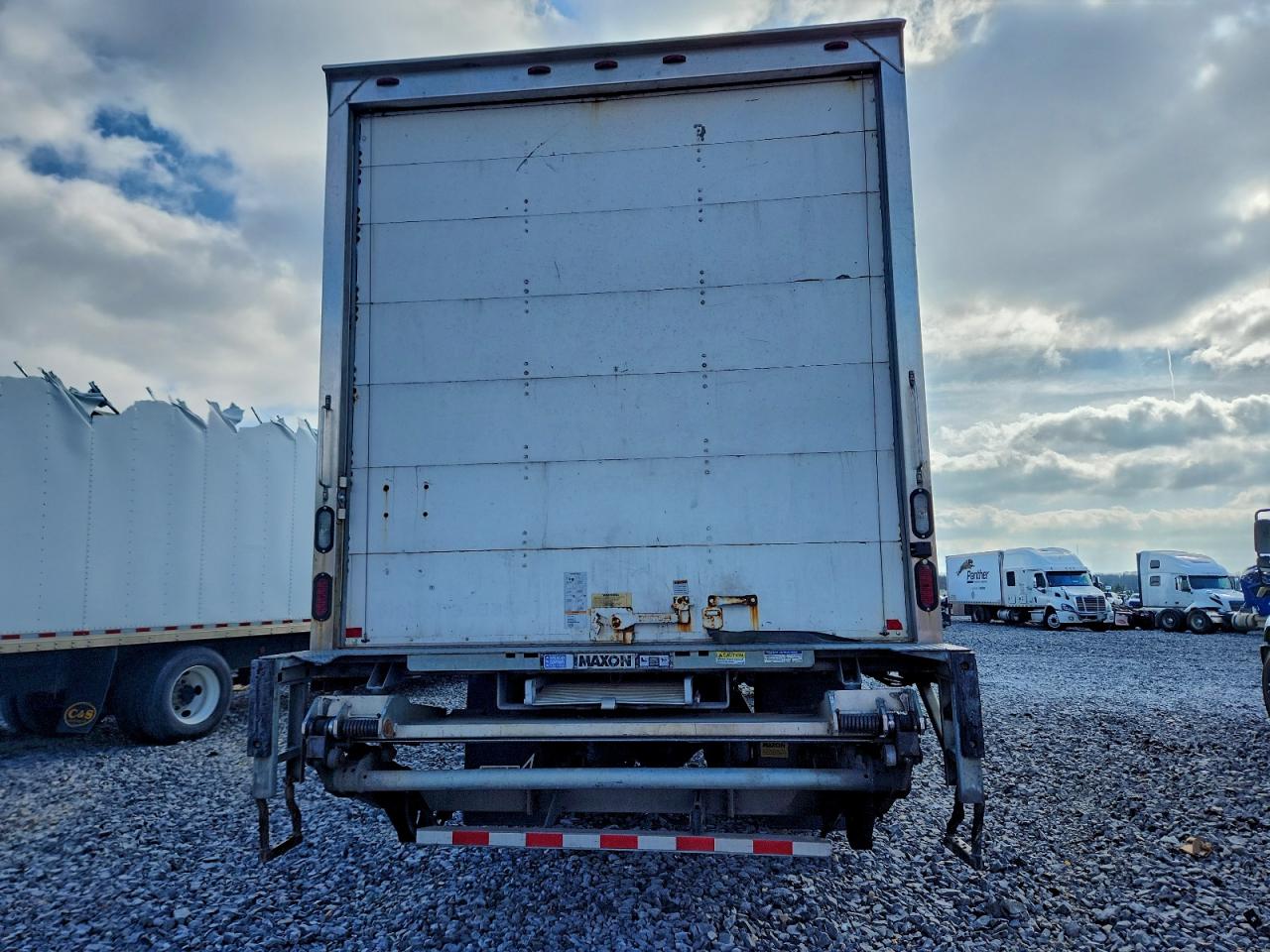 International 4300 4300 Image 6