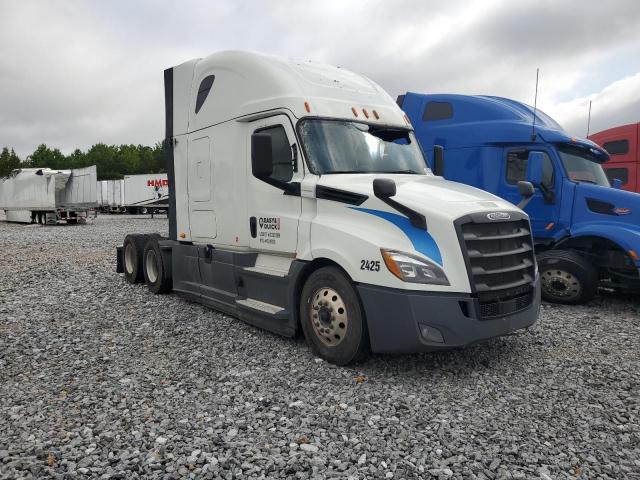  Salvage Freightliner Cascadia 1
