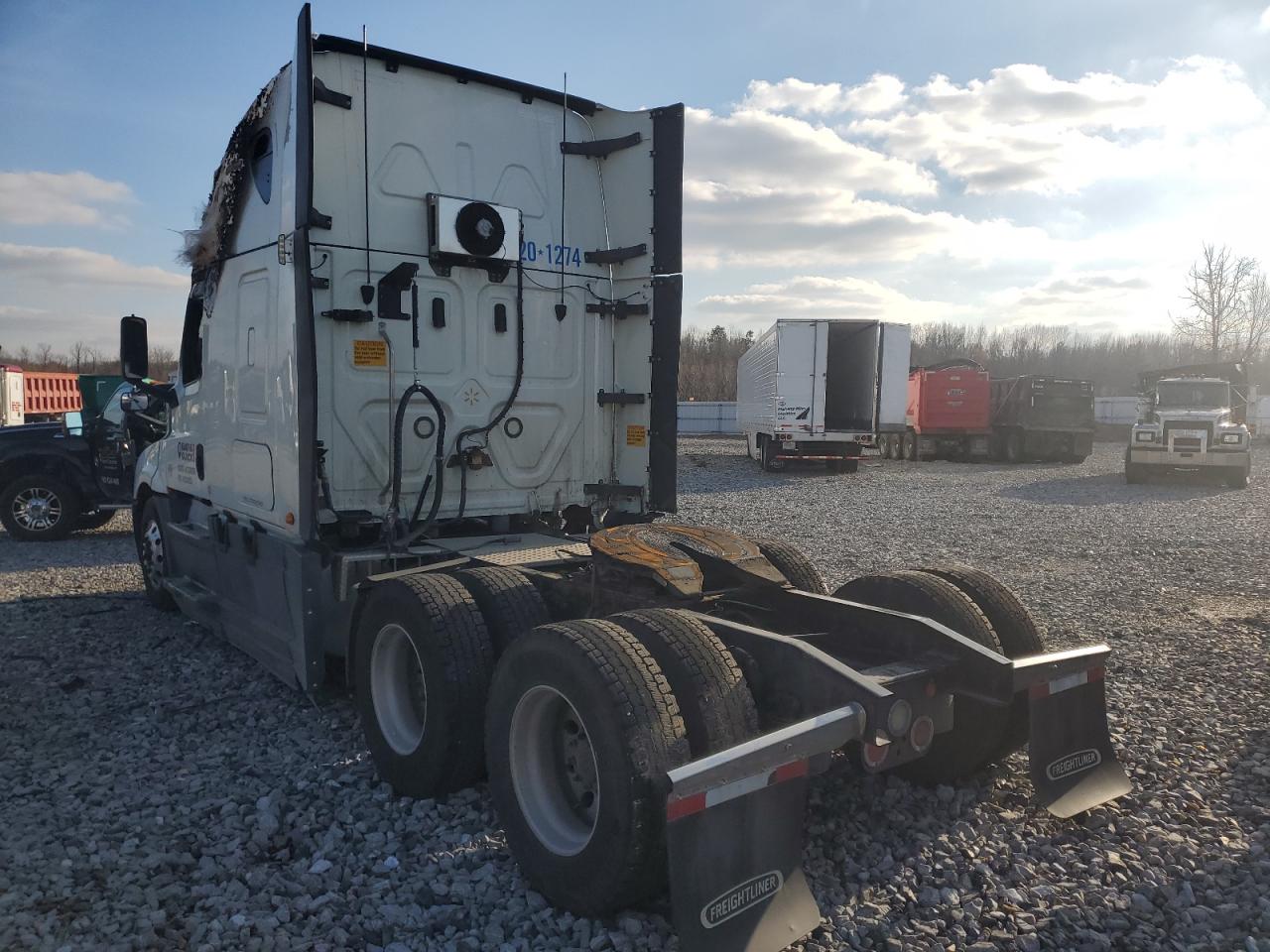 Freightliner Cascadia 1 Image 7