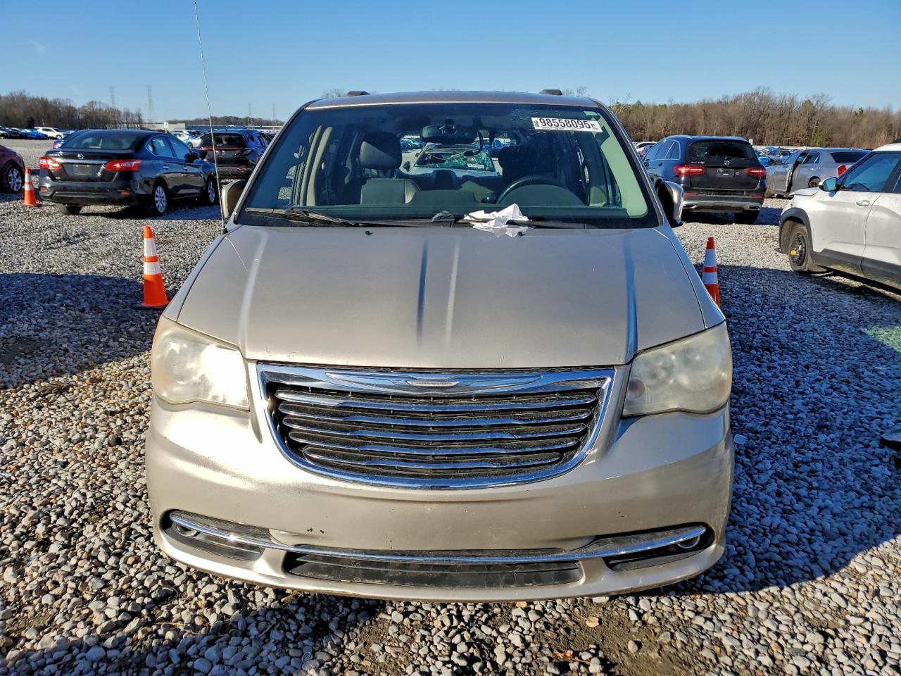 Chrysler Minivan Touring Image 11